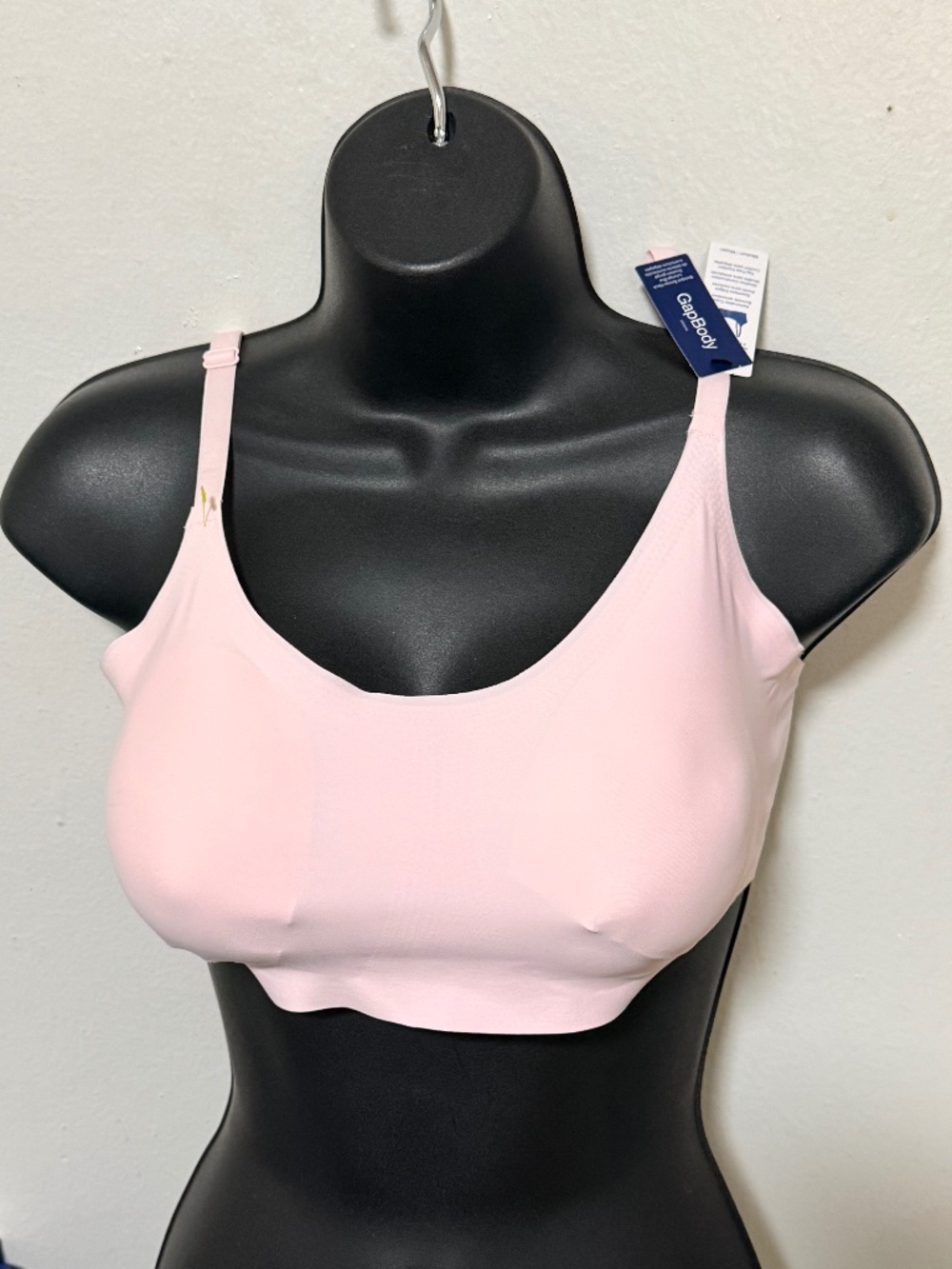 Gap. Pink Seamless Wireless Barlette. Sz. M
